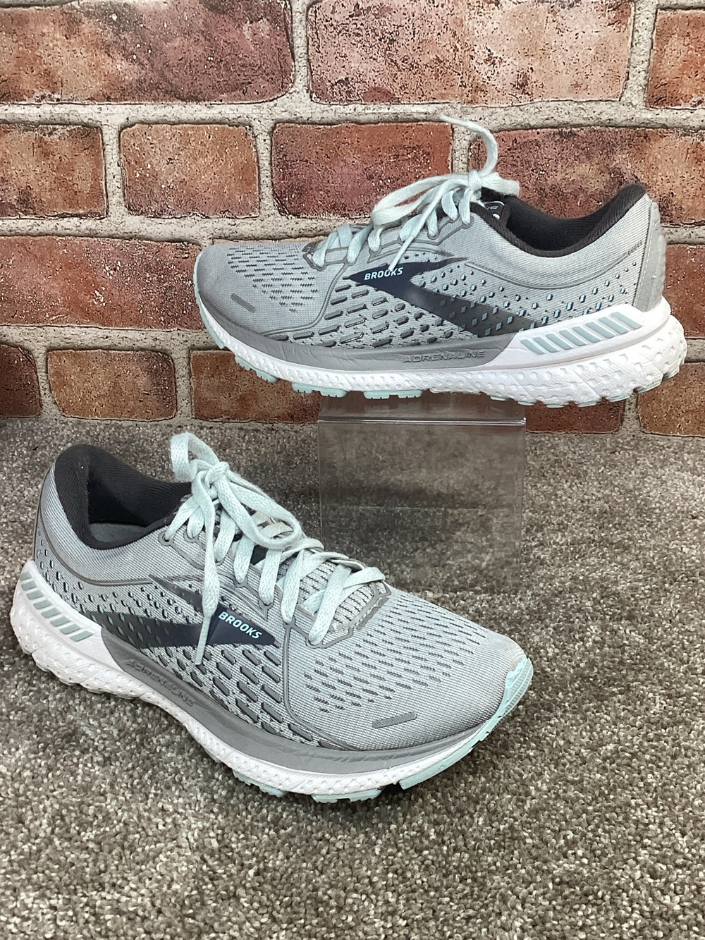 Brooks Adrenaline 21 Women’s Running shoes sneakers size 6 N (narrow)